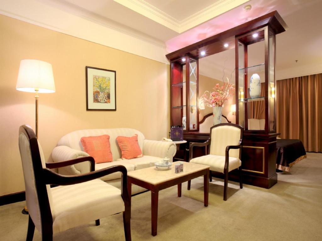 Beijing King Wing Hot Spring Hotel Room photo