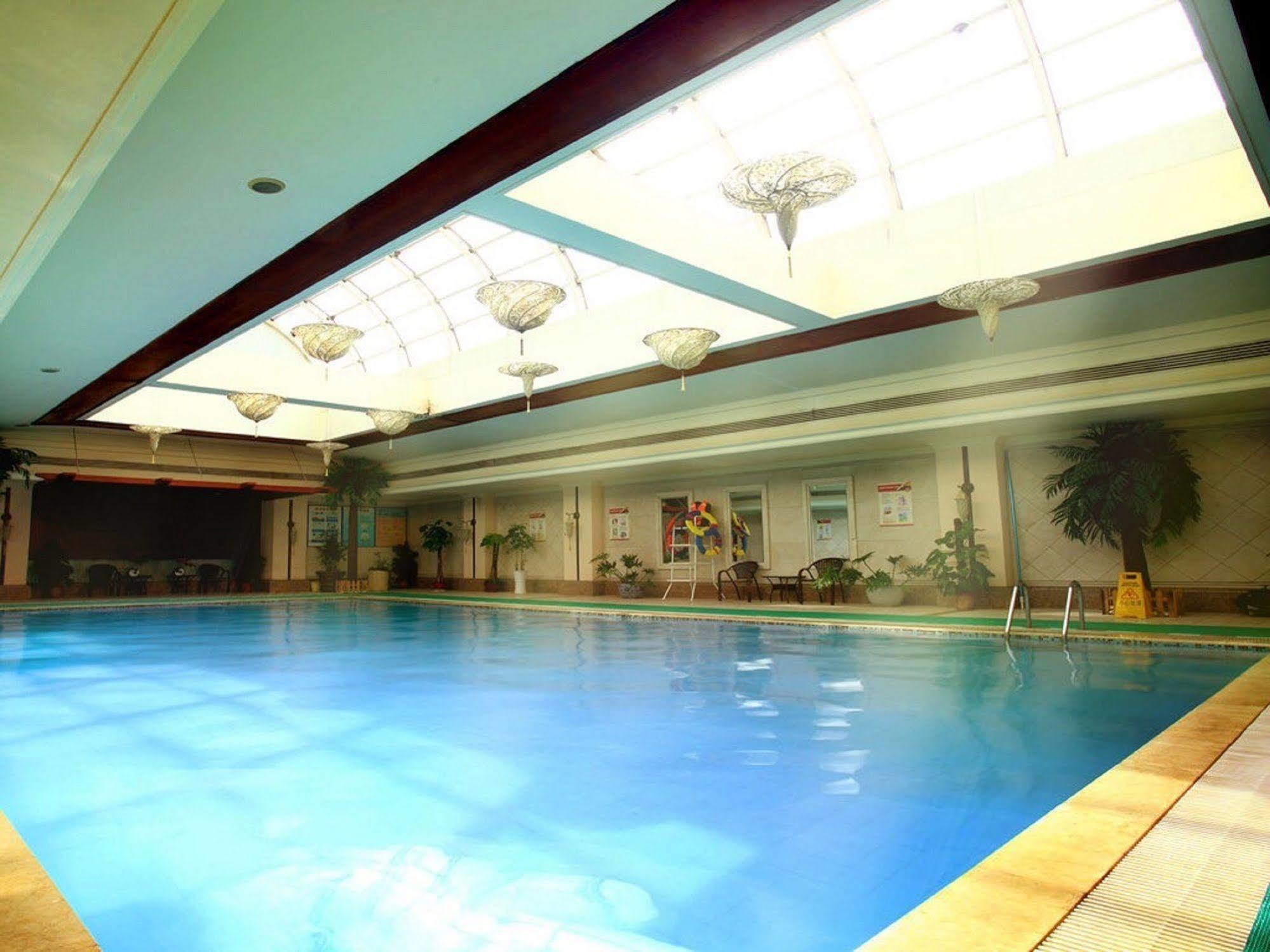 Beijing King Wing Hot Spring Hotel Exterior photo